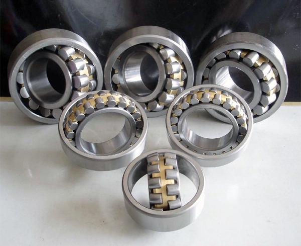 Three-aligning roller bearings